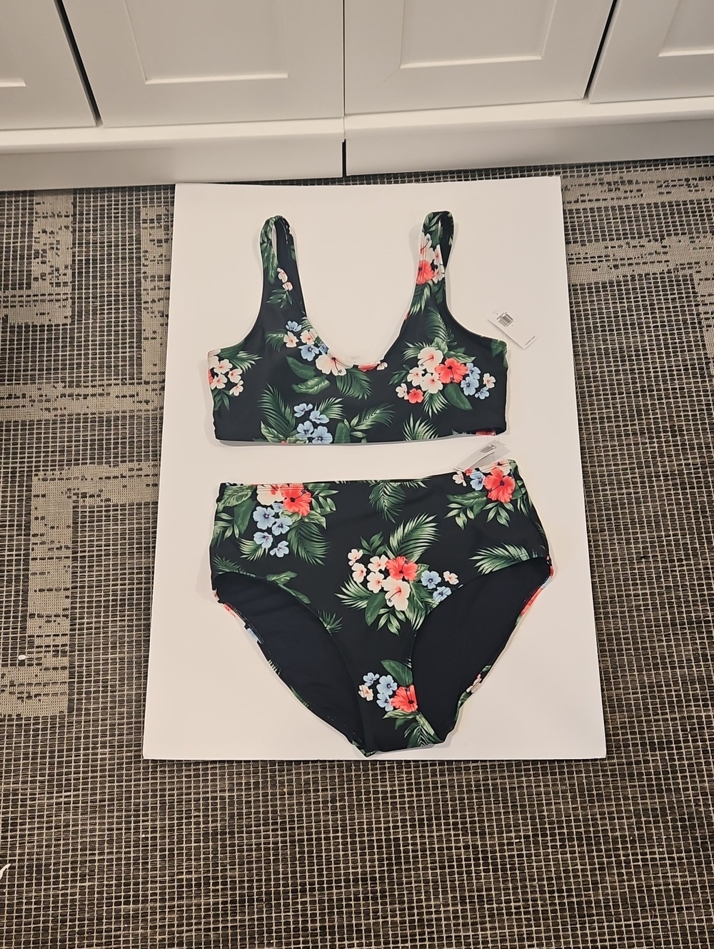Old Navy Bikini. Navy Blue with Floral Print. NWT. Size Large.